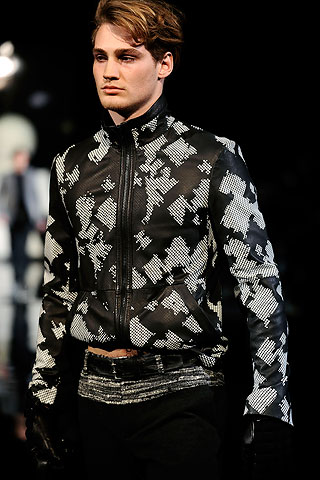 Emporio Armani / - 2010-2011